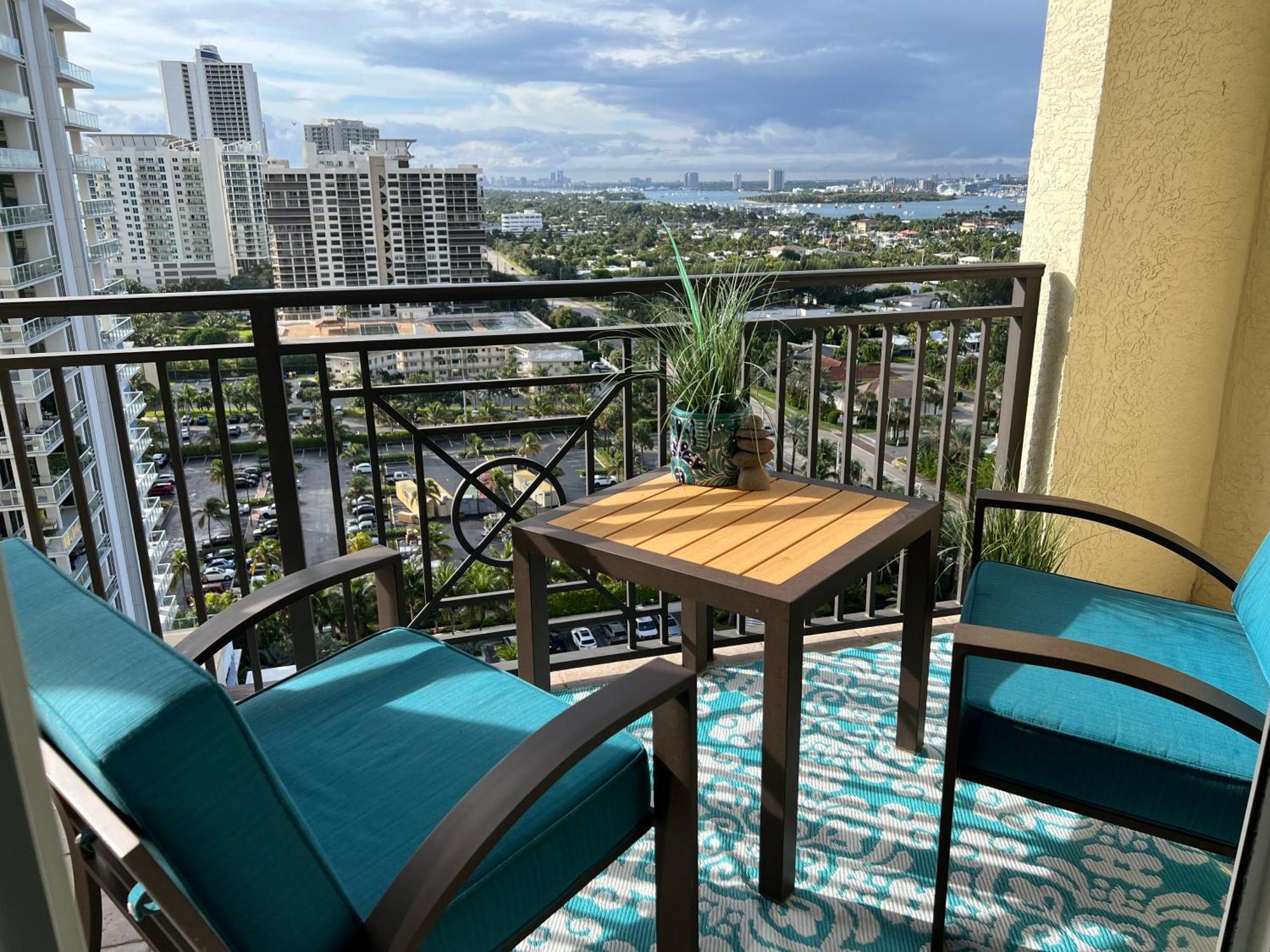 Oceanfront Palm Beach Resort & Spa Singer Island Ривиера Бийч Стая снимка